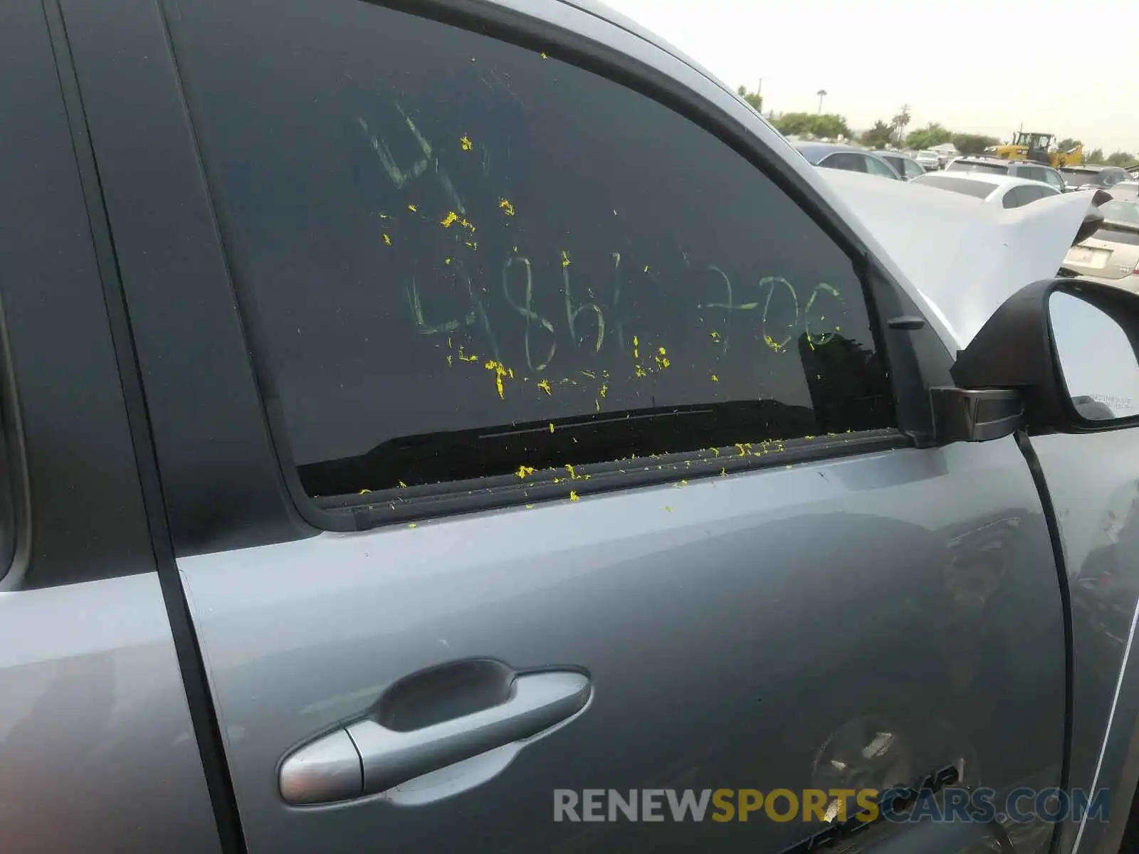 5 Photograph of a damaged car 5TFAZ5CN9LX089612 TOYOTA TACOMA 2020