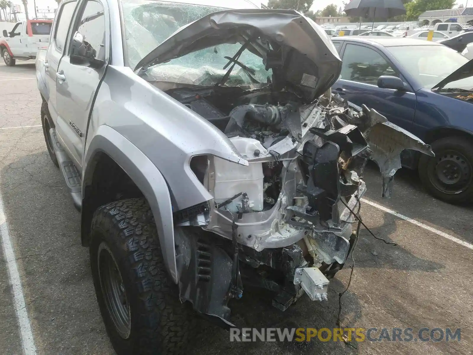 9 Photograph of a damaged car 5TFAZ5CN9LX089612 TOYOTA TACOMA 2020