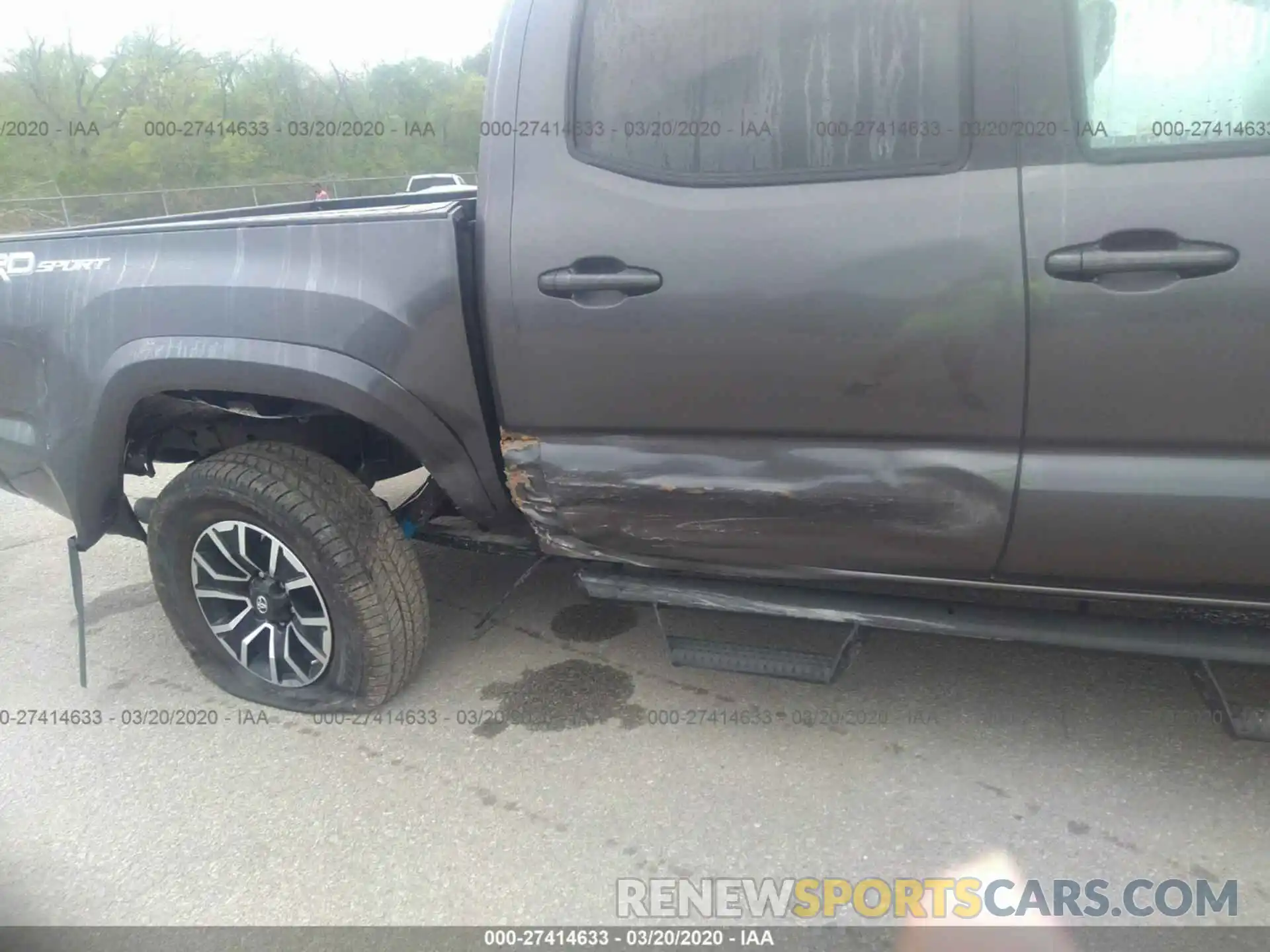 6 Photograph of a damaged car 5TFAZ5CN9LX092185 TOYOTA TACOMA 2020