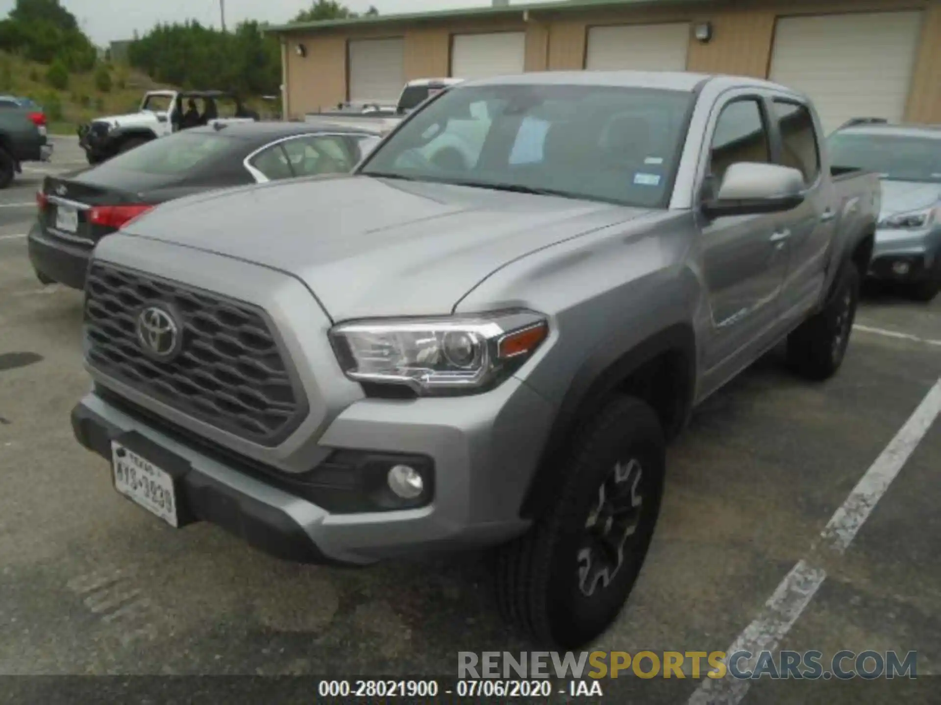 4 Photograph of a damaged car 5TFAZ5CN9LX092333 TOYOTA TACOMA 2020