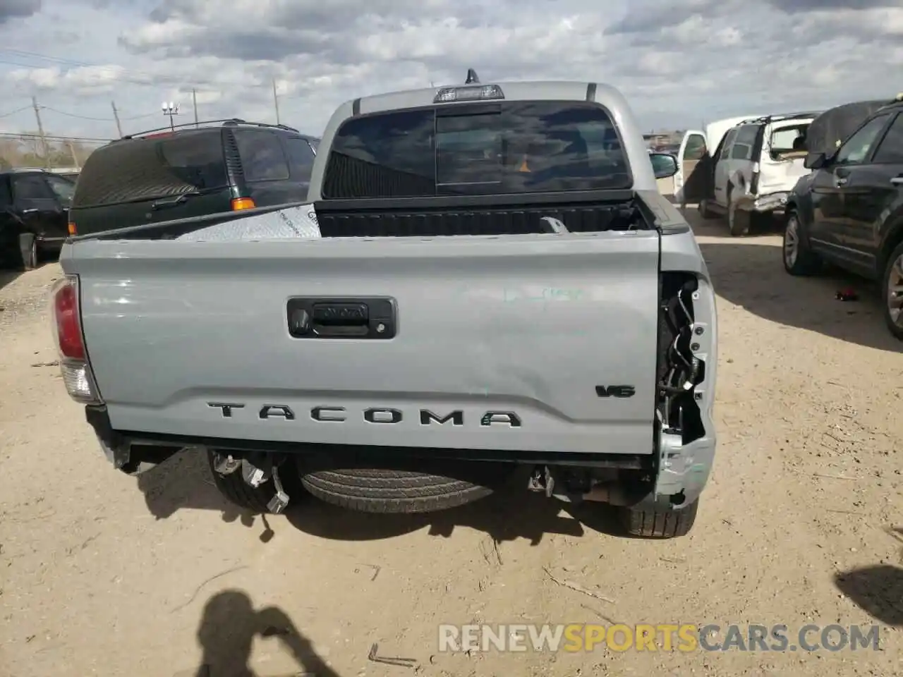 9 Photograph of a damaged car 5TFAZ5CN9LX094342 TOYOTA TACOMA 2020