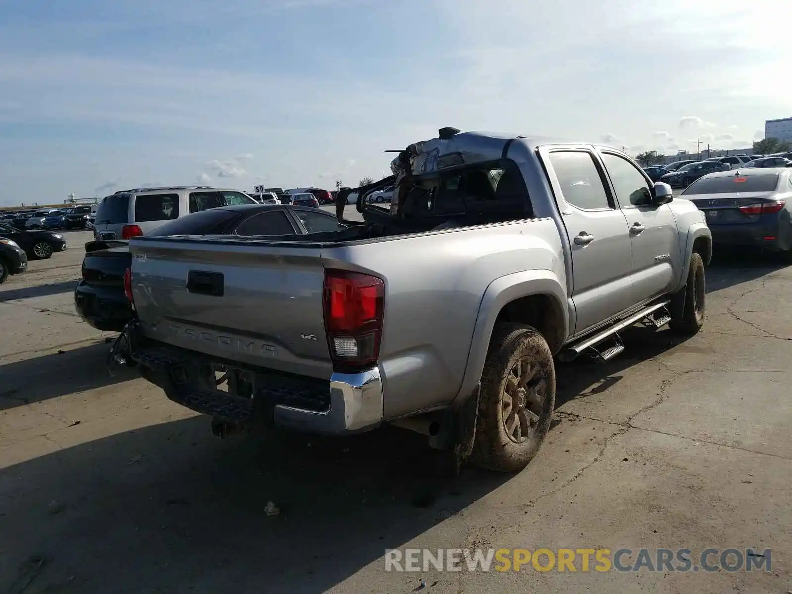 4 Photograph of a damaged car 5TFAZ5CNXLX087786 TOYOTA TACOMA 2020