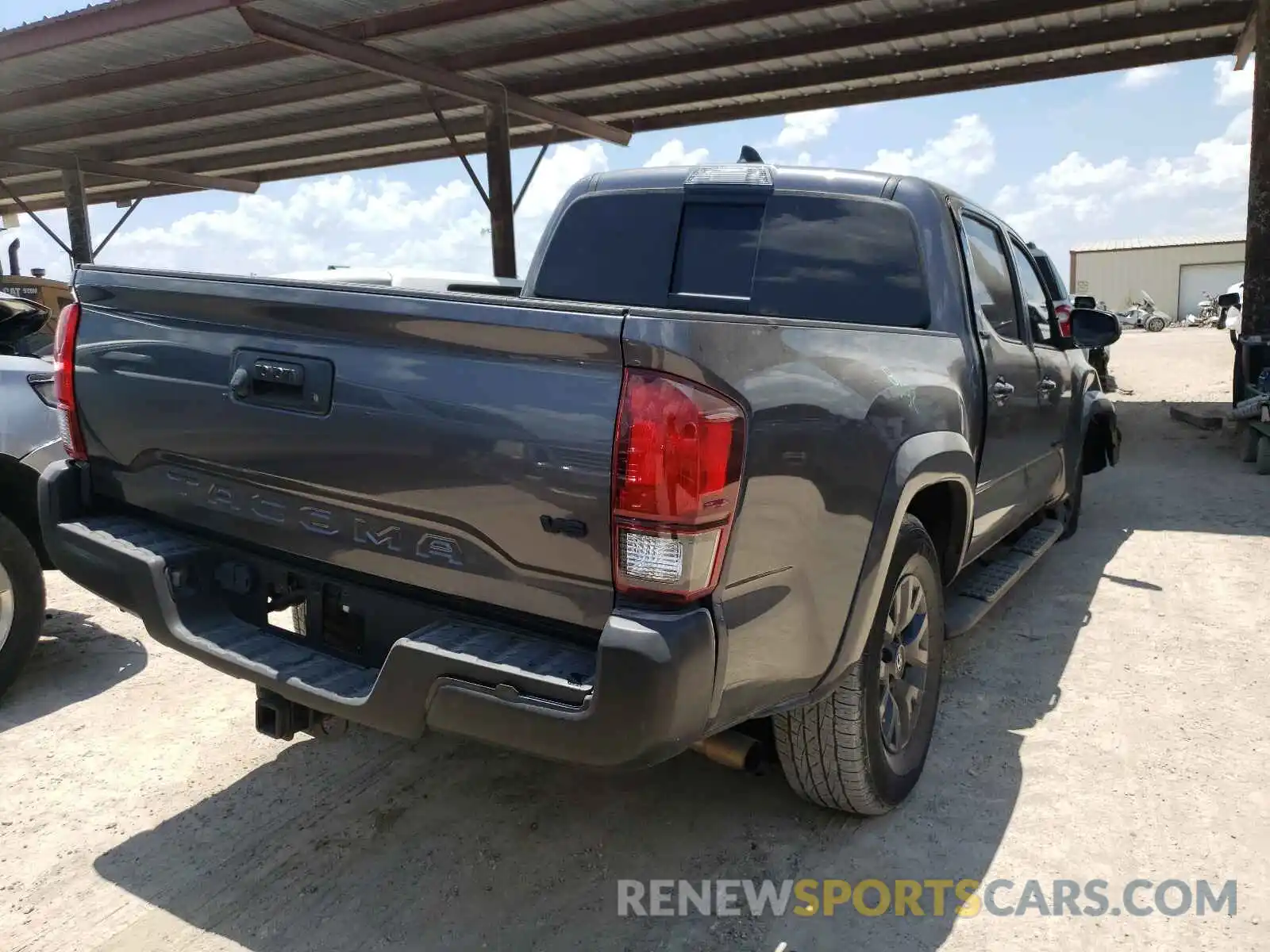 4 Photograph of a damaged car 5TFAZ5CNXLX088999 TOYOTA TACOMA 2020