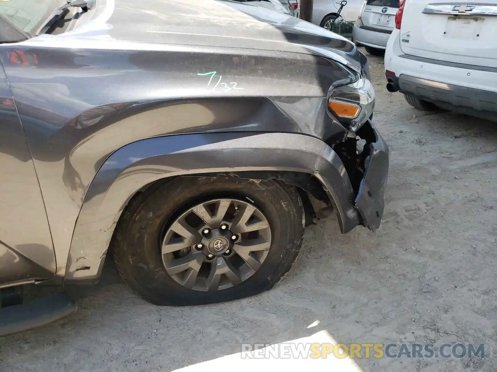 9 Photograph of a damaged car 5TFAZ5CNXLX088999 TOYOTA TACOMA 2020