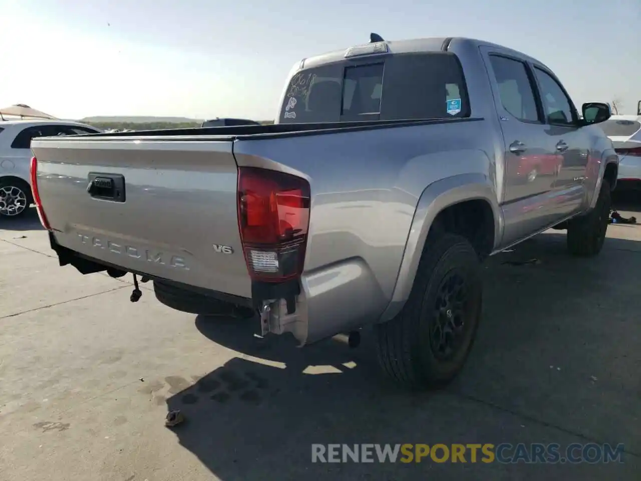 4 Photograph of a damaged car 5TFAZ5CNXLX092356 TOYOTA TACOMA 2020