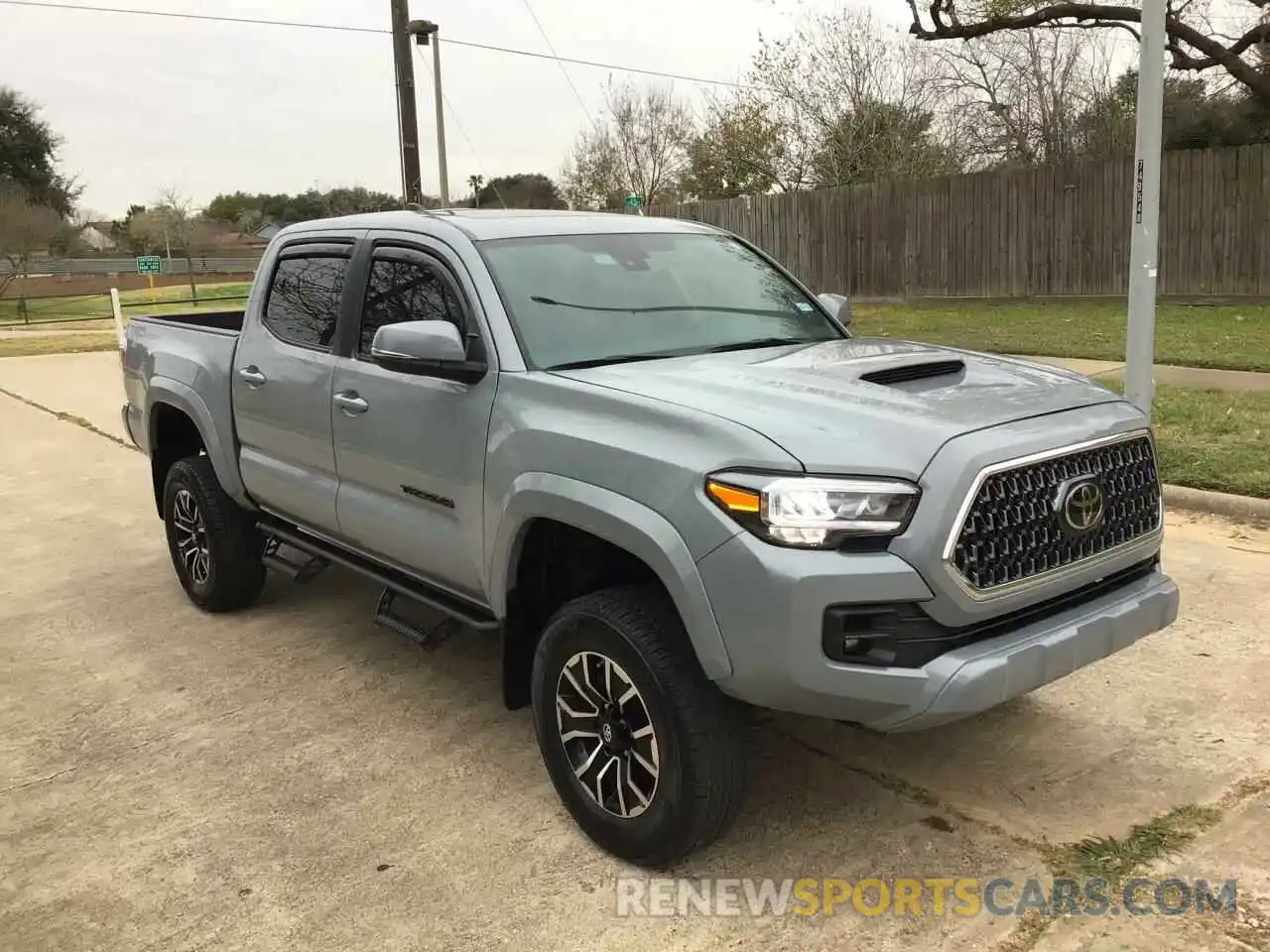 1 Photograph of a damaged car 5TFAZ5CNXLX094463 TOYOTA TACOMA 2020