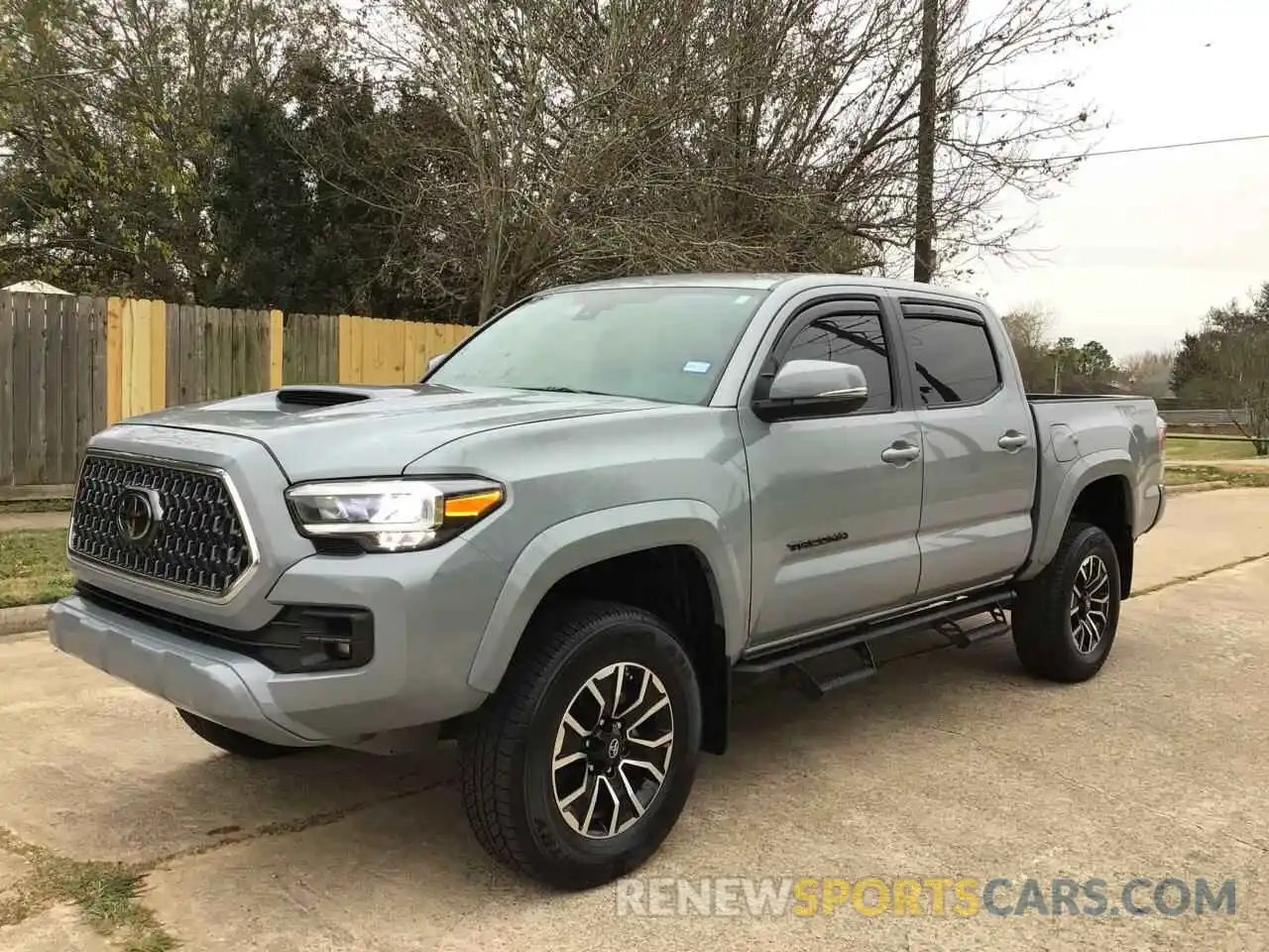 2 Photograph of a damaged car 5TFAZ5CNXLX094463 TOYOTA TACOMA 2020