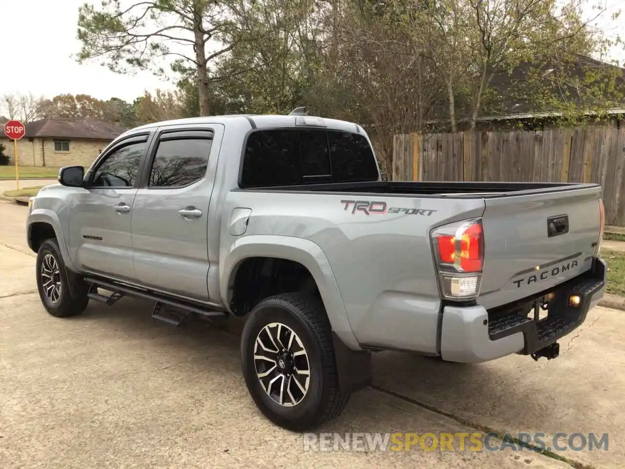 3 Photograph of a damaged car 5TFAZ5CNXLX094463 TOYOTA TACOMA 2020