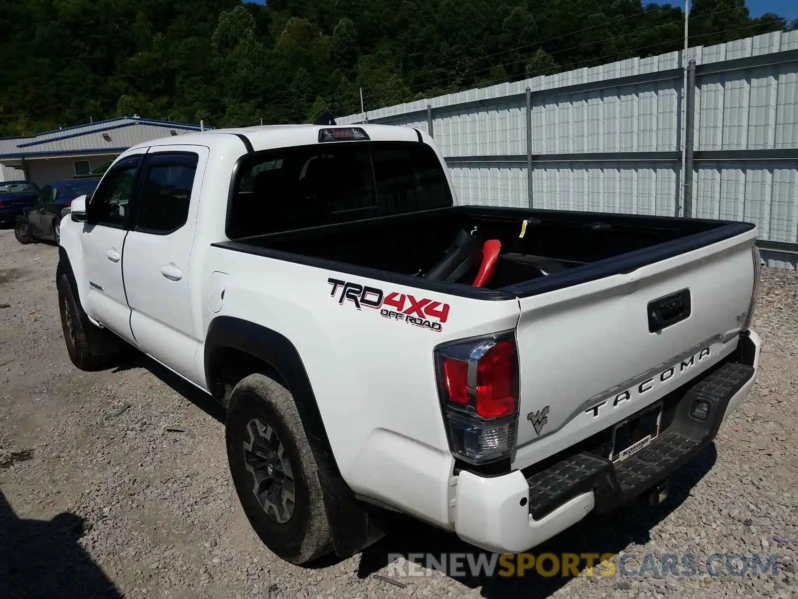 3 Photograph of a damaged car 5TFCZ5AN0LX212287 TOYOTA TACOMA 2020