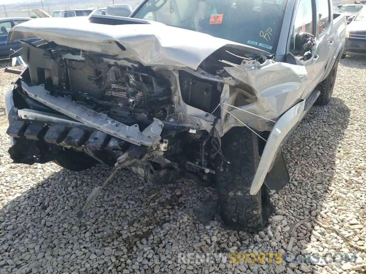 9 Photograph of a damaged car 5TFCZ5AN0LX219952 TOYOTA TACOMA 2020