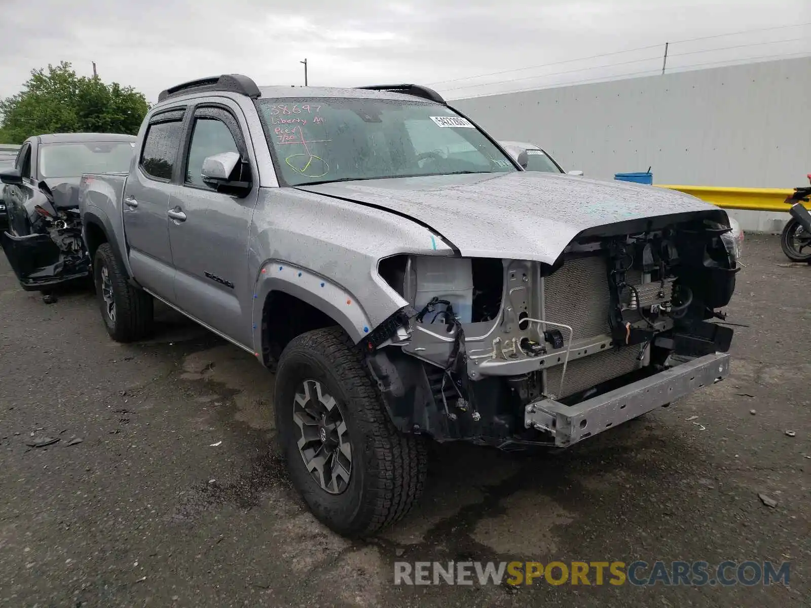 1 Photograph of a damaged car 5TFCZ5AN0LX223256 TOYOTA TACOMA 2020