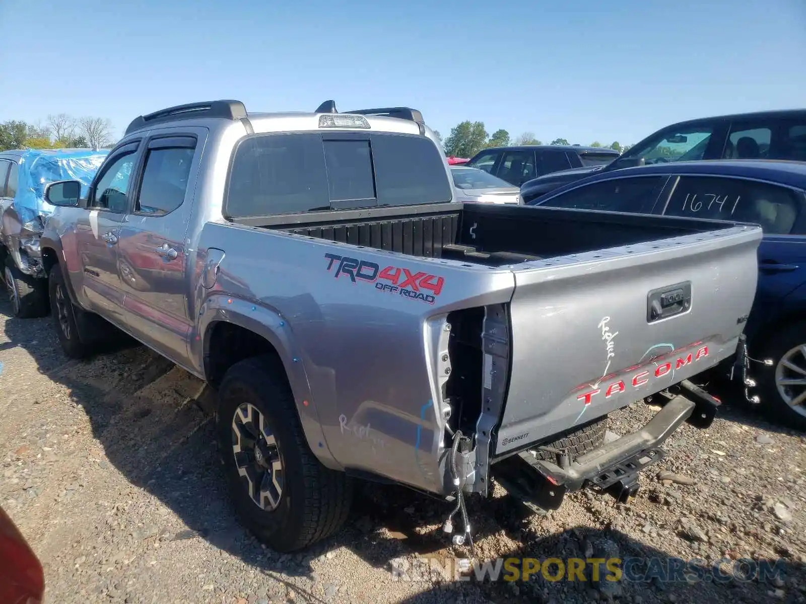 3 Photograph of a damaged car 5TFCZ5AN0LX223256 TOYOTA TACOMA 2020