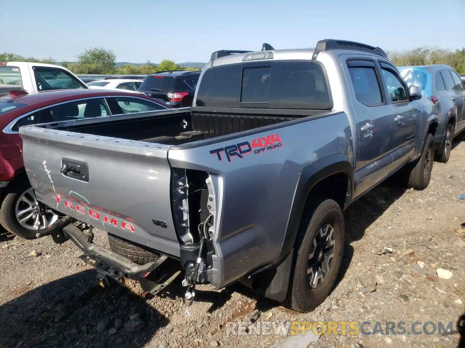 4 Photograph of a damaged car 5TFCZ5AN0LX223256 TOYOTA TACOMA 2020