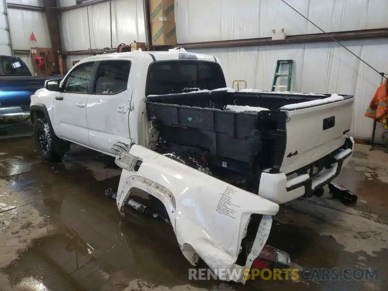 3 Photograph of a damaged car 5TFCZ5AN0LX223399 TOYOTA TACOMA 2020