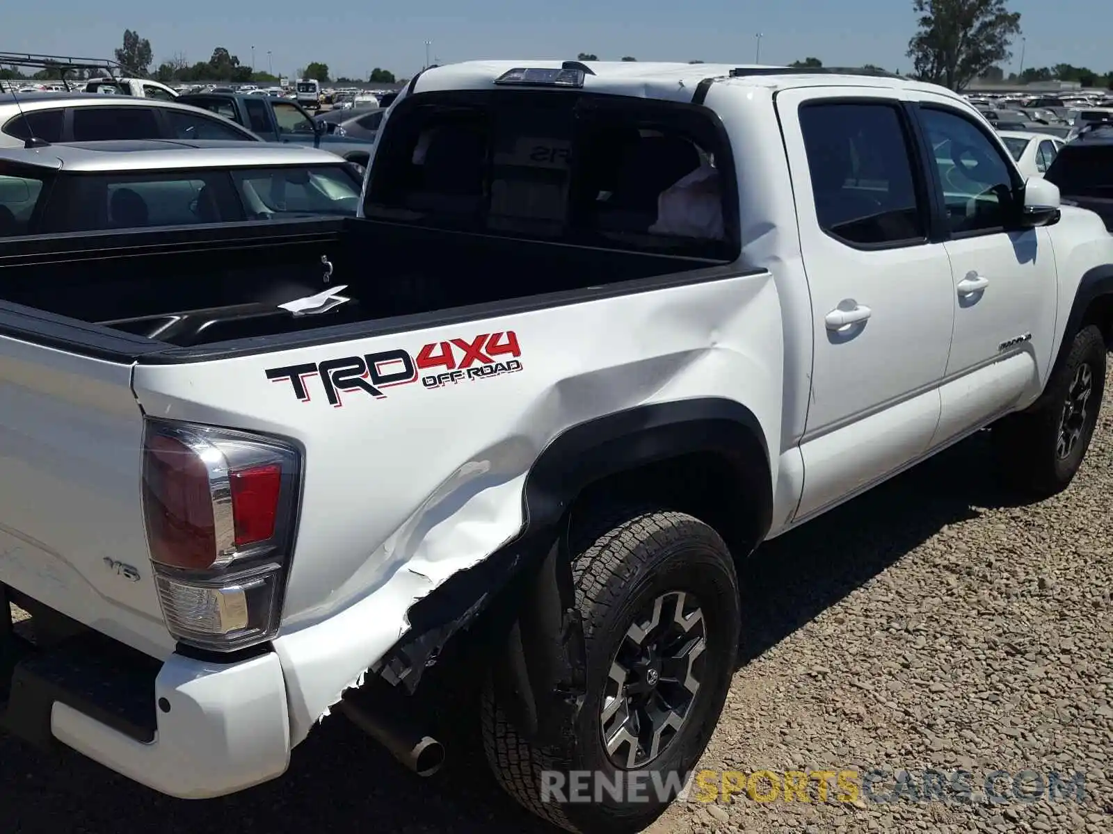 9 Photograph of a damaged car 5TFCZ5AN0LX226187 TOYOTA TACOMA 2020