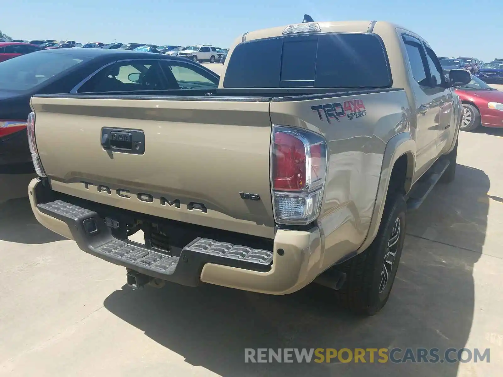 4 Photograph of a damaged car 5TFCZ5AN0LX229445 TOYOTA TACOMA 2020