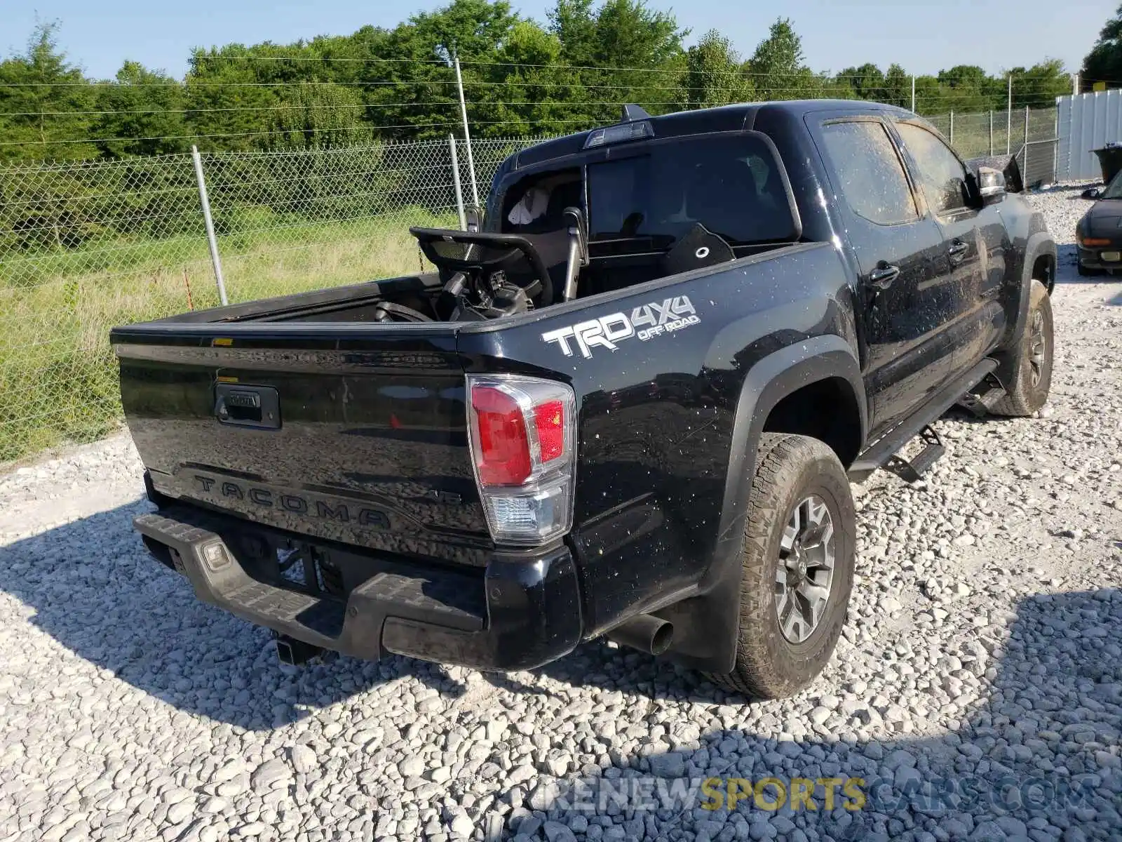 4 Photograph of a damaged car 5TFCZ5AN0LX233964 TOYOTA TACOMA 2020