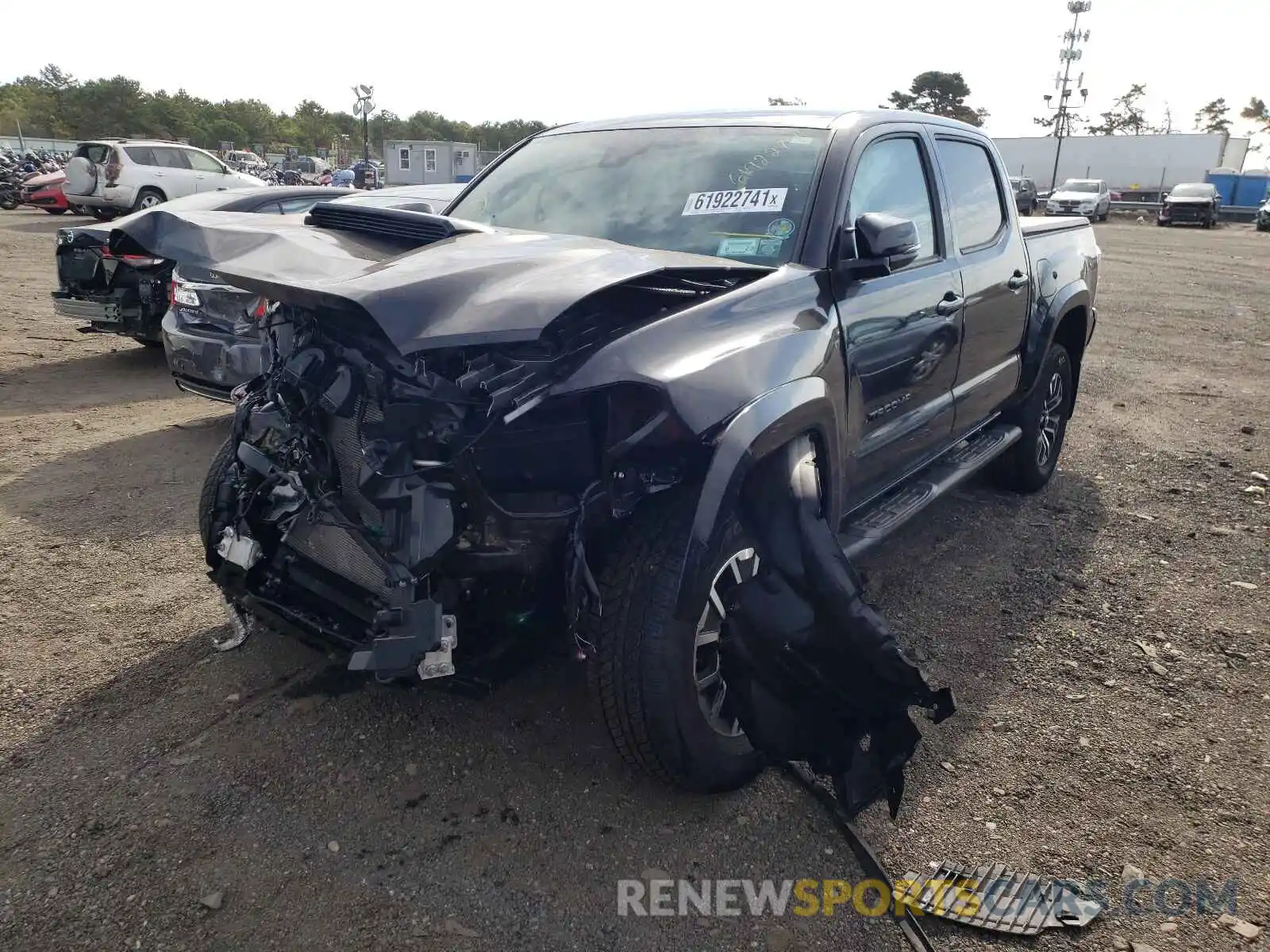 2 Photograph of a damaged car 5TFCZ5AN0LX234015 TOYOTA TACOMA 2020