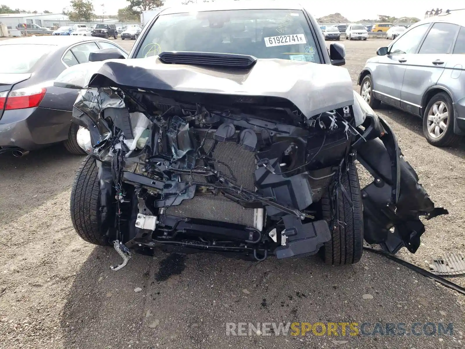 9 Photograph of a damaged car 5TFCZ5AN0LX234015 TOYOTA TACOMA 2020