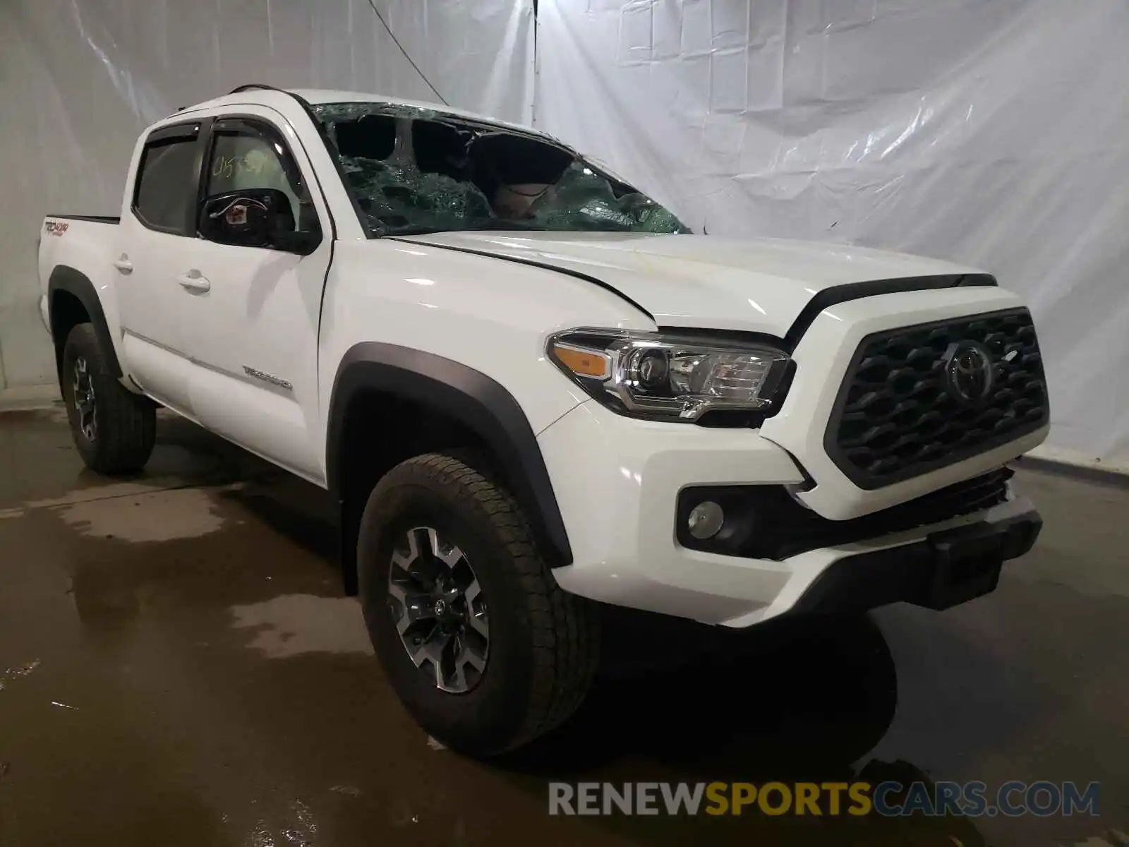 1 Photograph of a damaged car 5TFCZ5AN0LX234516 TOYOTA TACOMA 2020