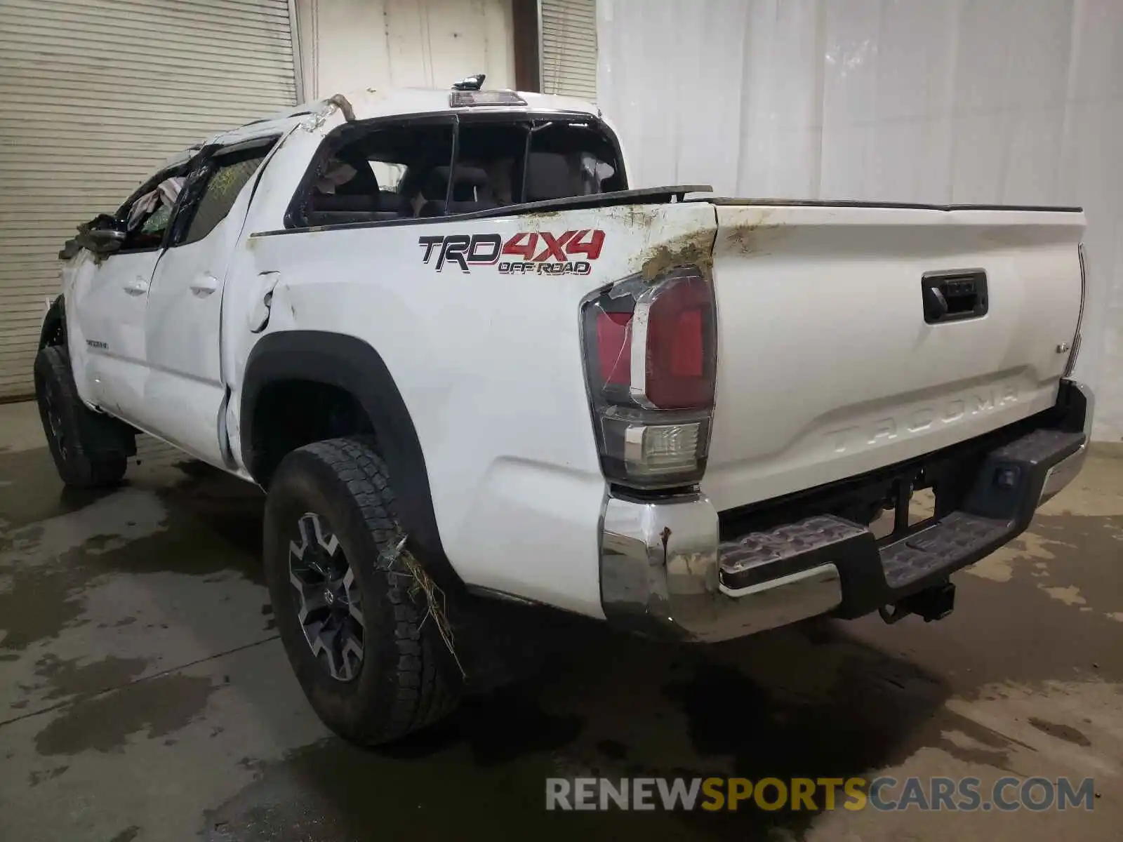 3 Photograph of a damaged car 5TFCZ5AN0LX234516 TOYOTA TACOMA 2020