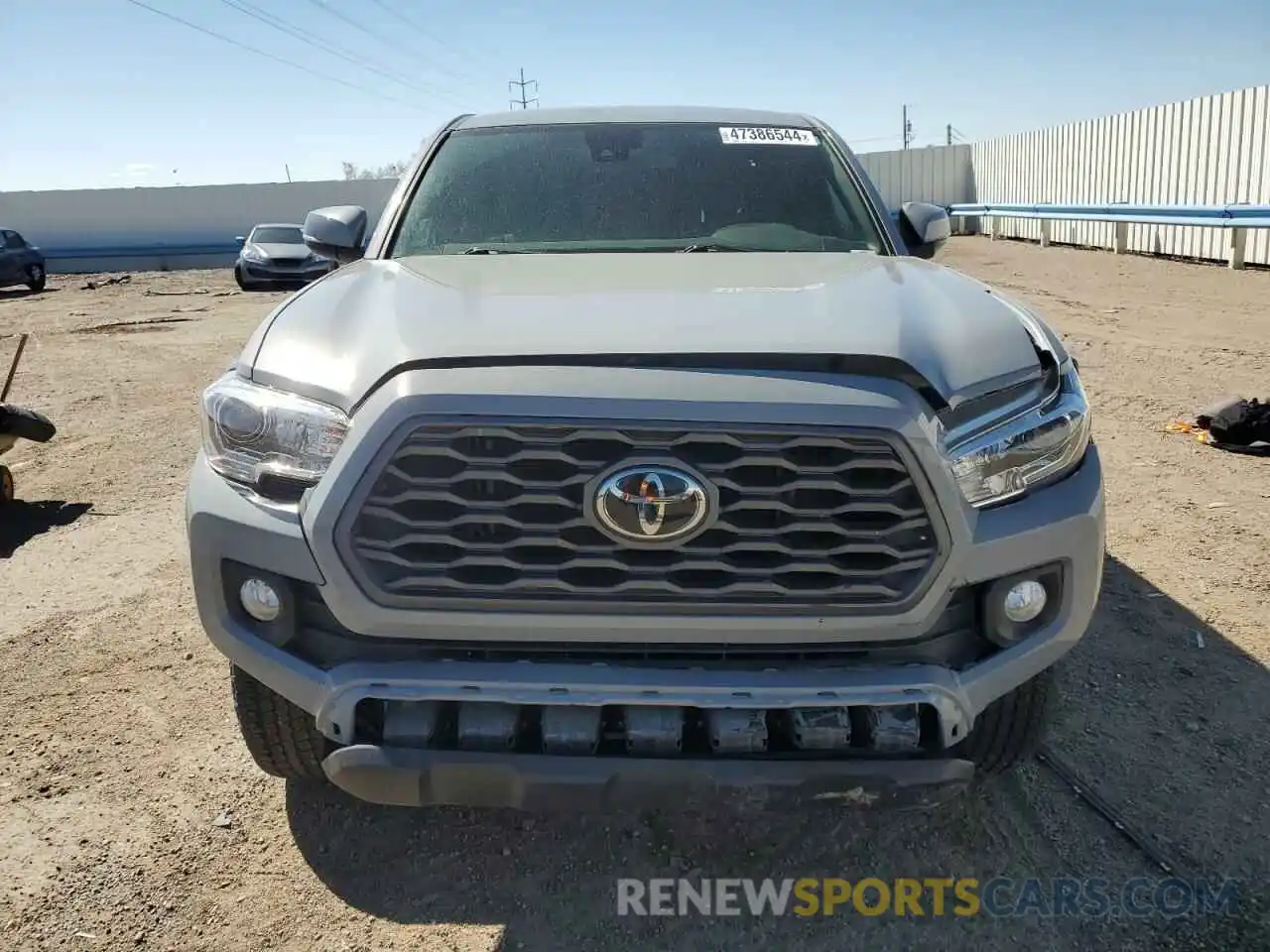 5 Photograph of a damaged car 5TFCZ5AN0LX236704 TOYOTA TACOMA 2020