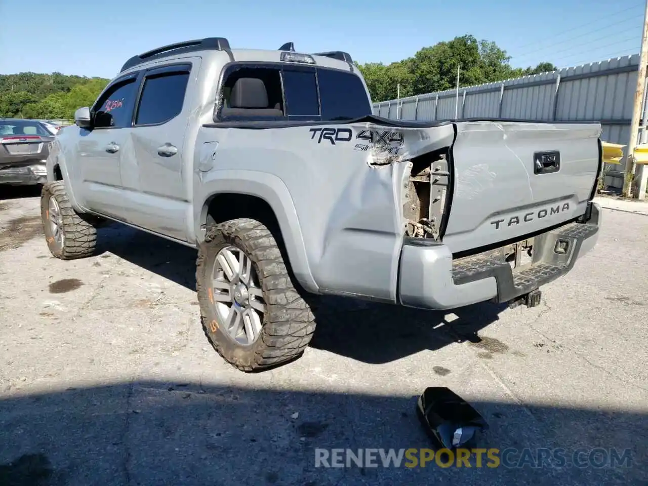 3 Photograph of a damaged car 5TFCZ5AN0LX236735 TOYOTA TACOMA 2020