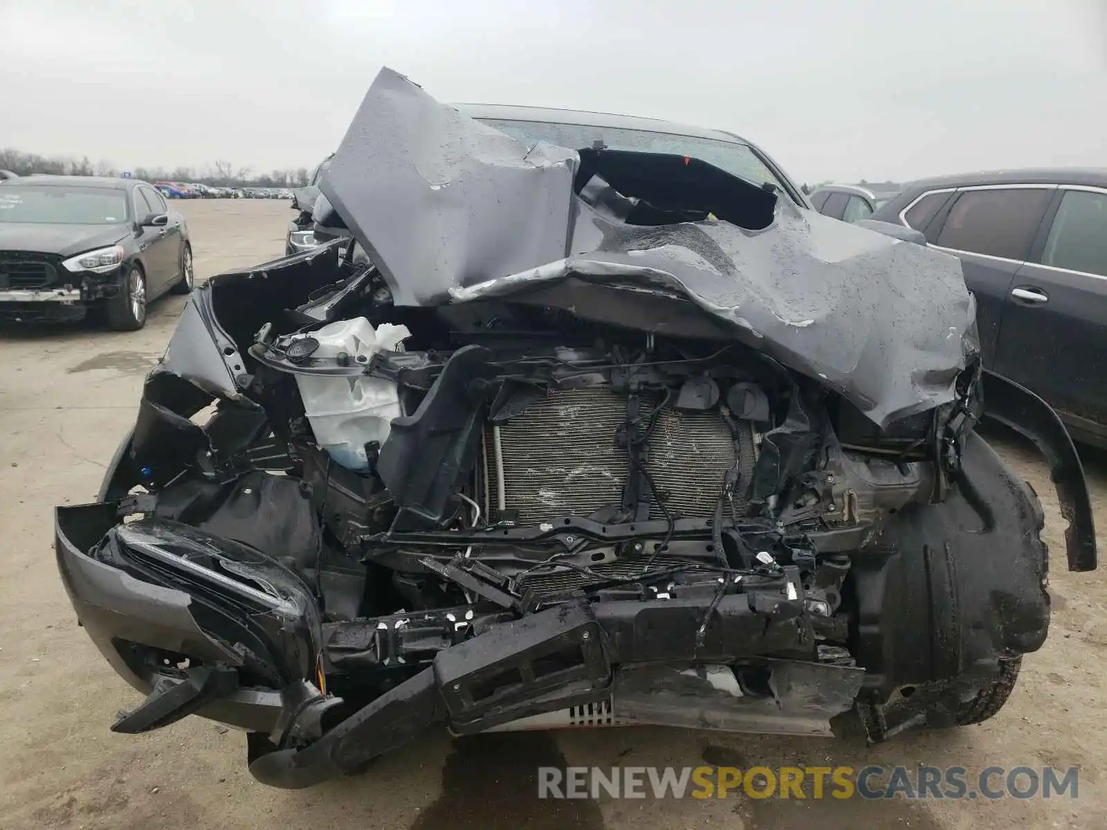 9 Photograph of a damaged car 5TFCZ5AN0LX236914 TOYOTA TACOMA 2020
