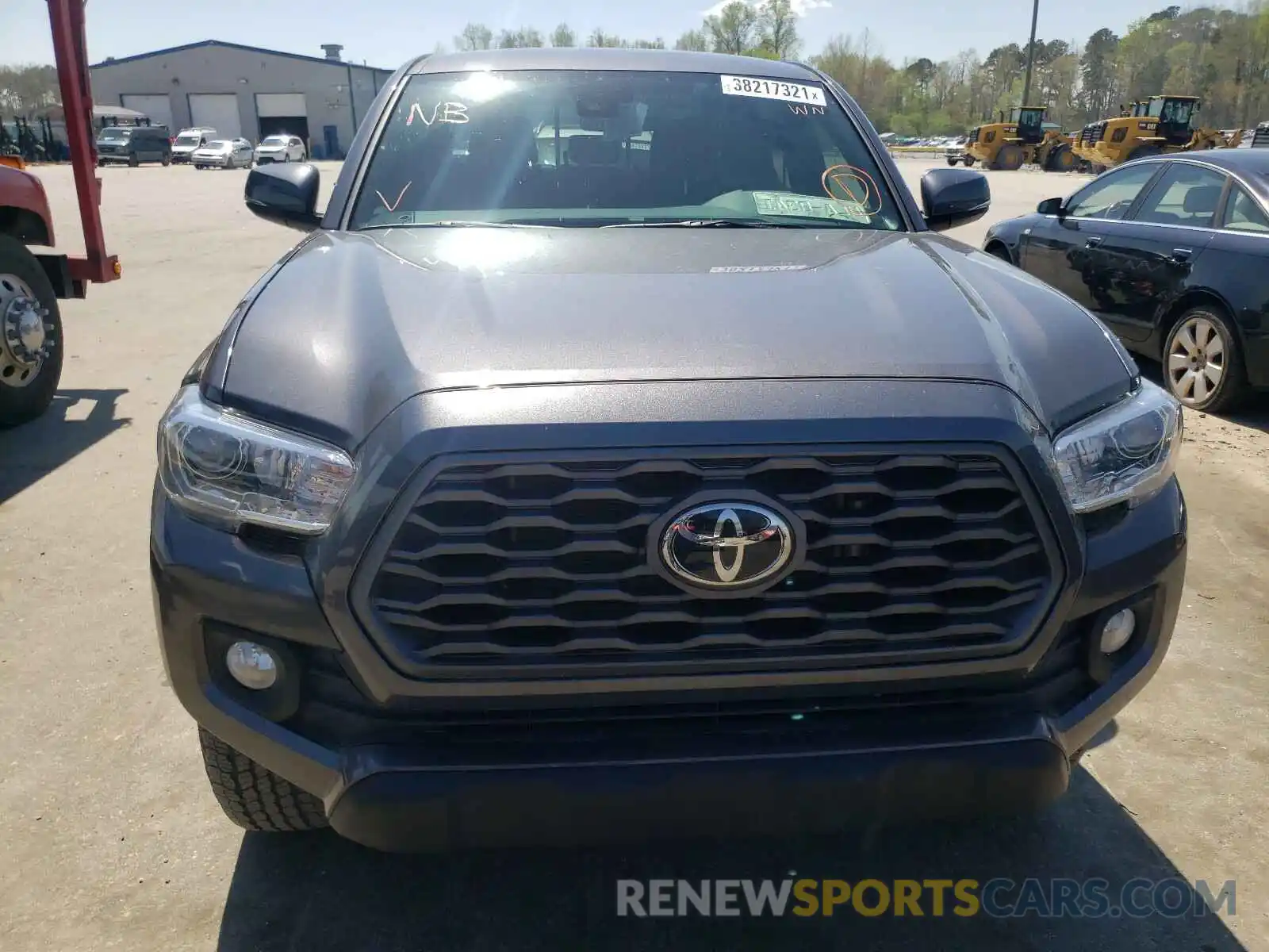 9 Photograph of a damaged car 5TFCZ5AN0LX238551 TOYOTA TACOMA 2020