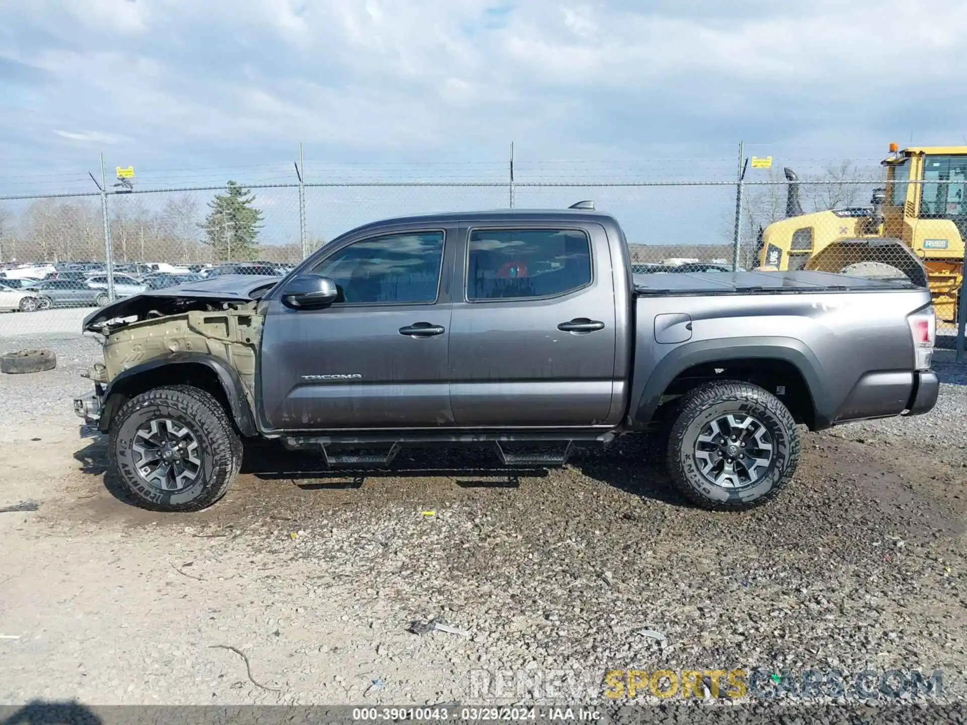 15 Photograph of a damaged car 5TFCZ5AN1LX216588 TOYOTA TACOMA 2020