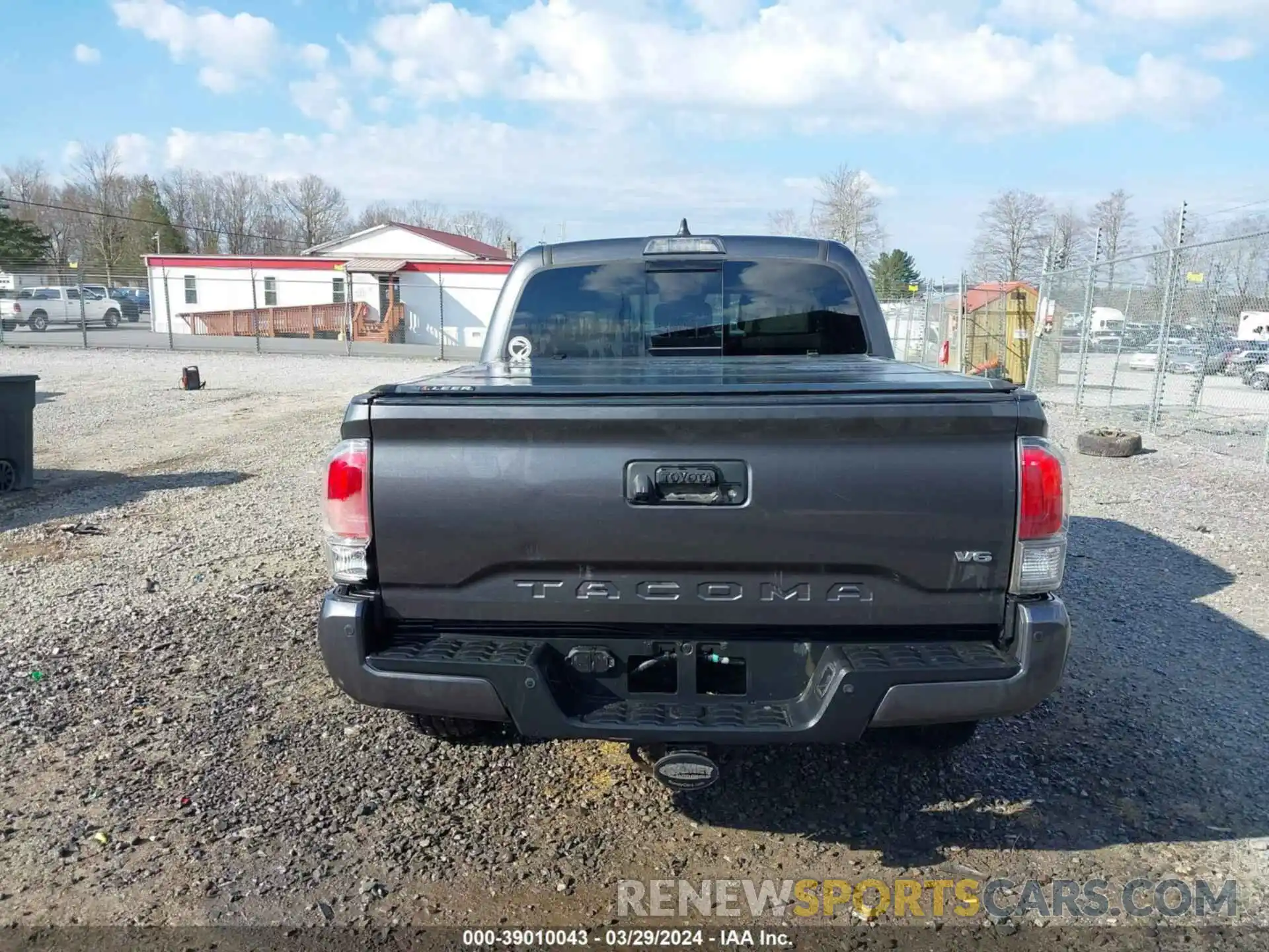 17 Photograph of a damaged car 5TFCZ5AN1LX216588 TOYOTA TACOMA 2020