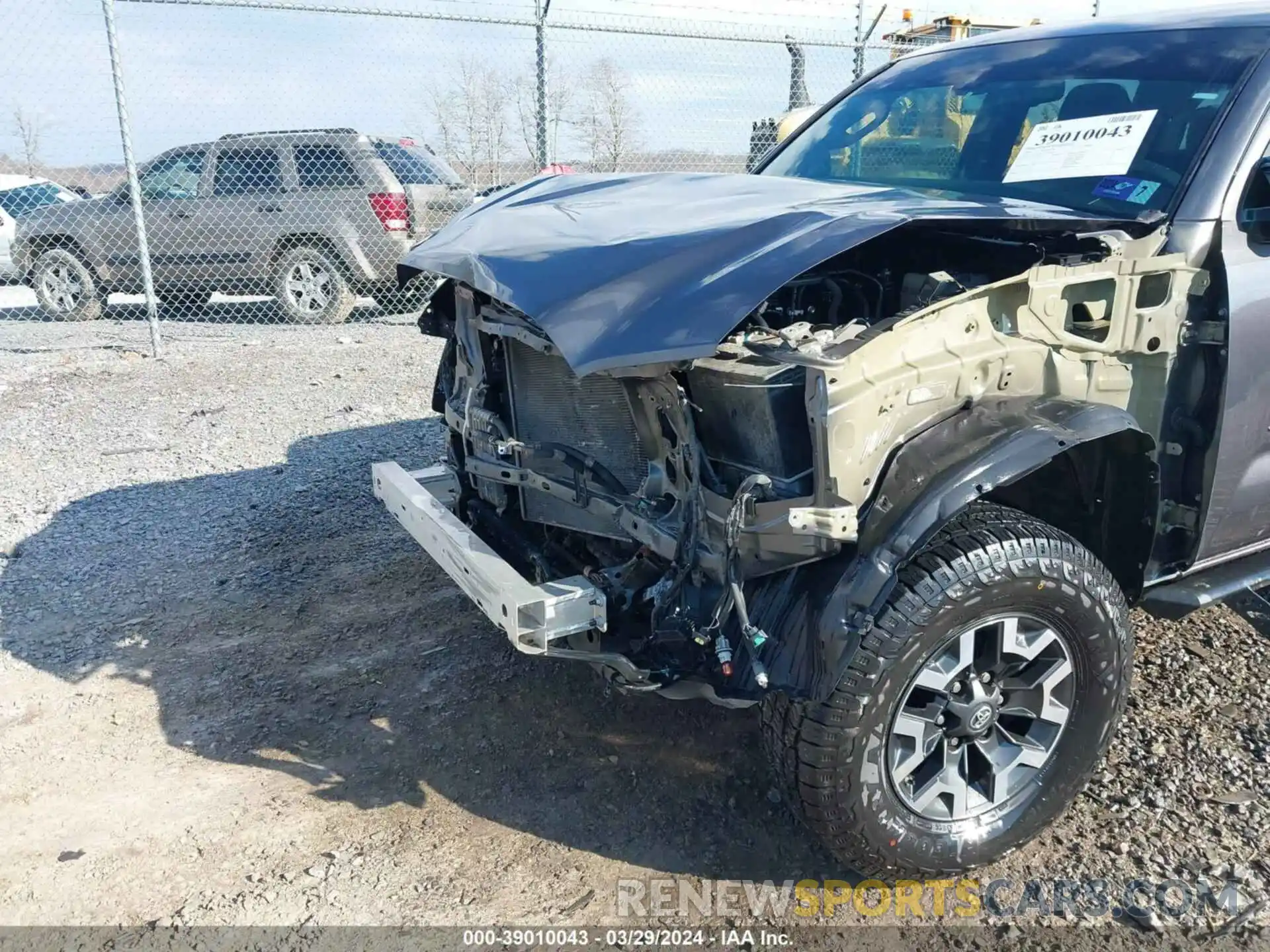 6 Photograph of a damaged car 5TFCZ5AN1LX216588 TOYOTA TACOMA 2020