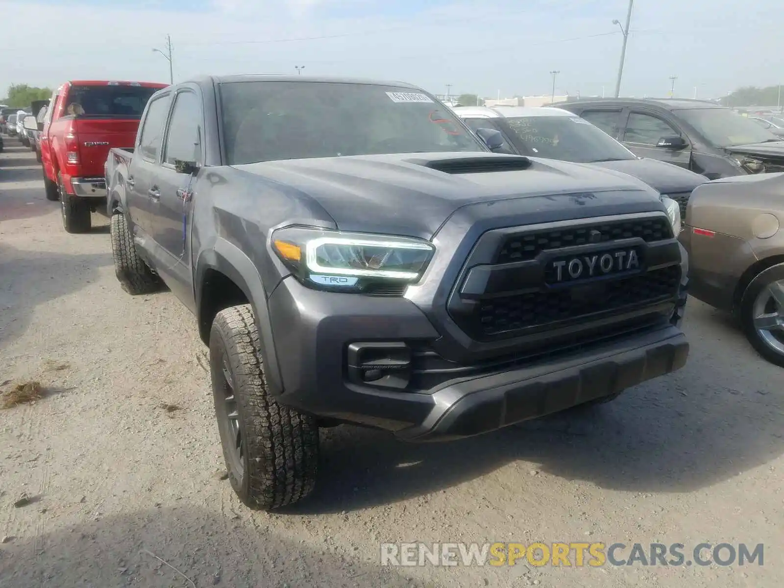 1 Фотография поврежденного автомобиля 5TFCZ5AN1LX217126 TOYOTA TACOMA 2020