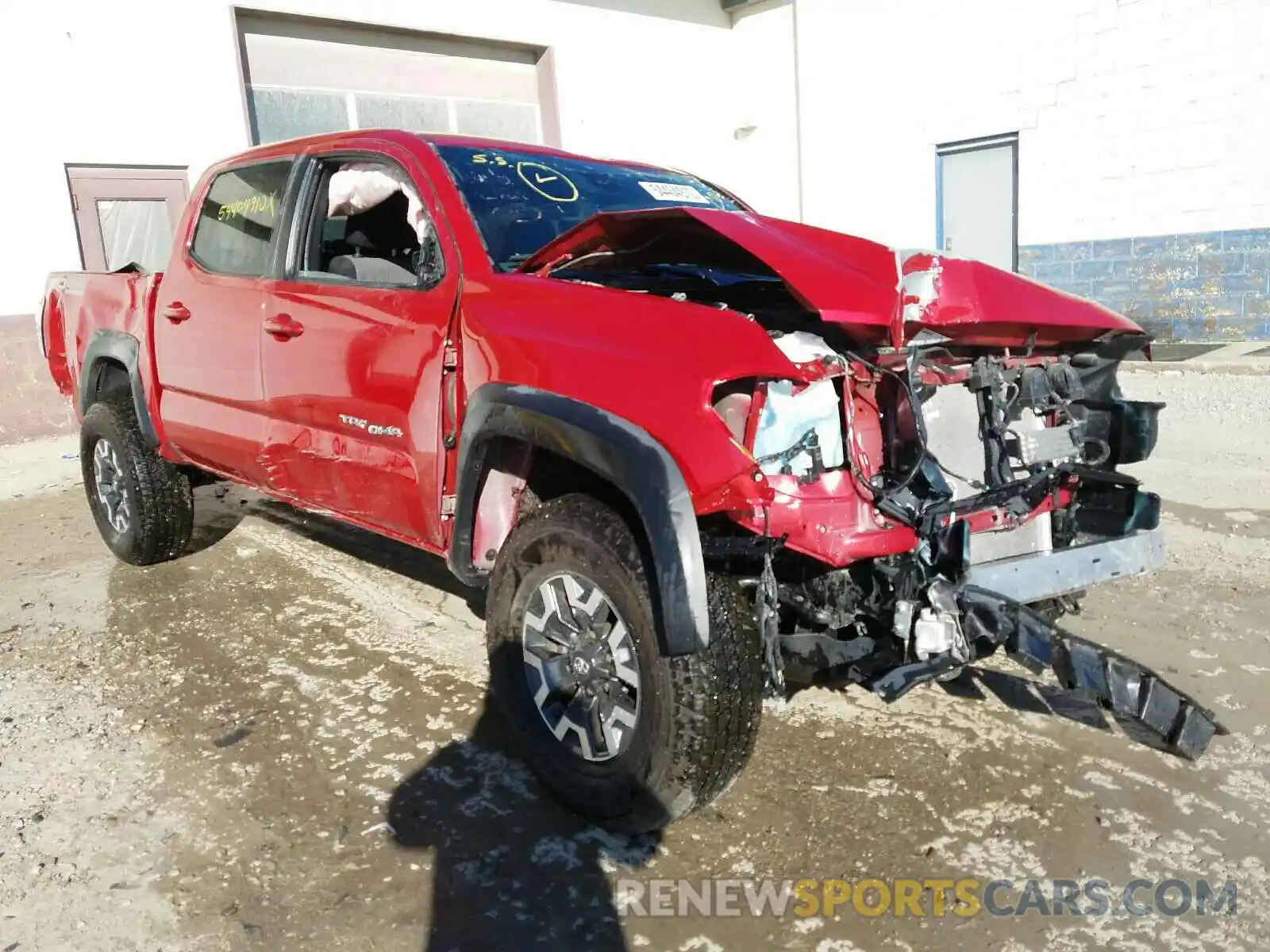 1 Photograph of a damaged car 5TFCZ5AN1LX230278 TOYOTA TACOMA 2020