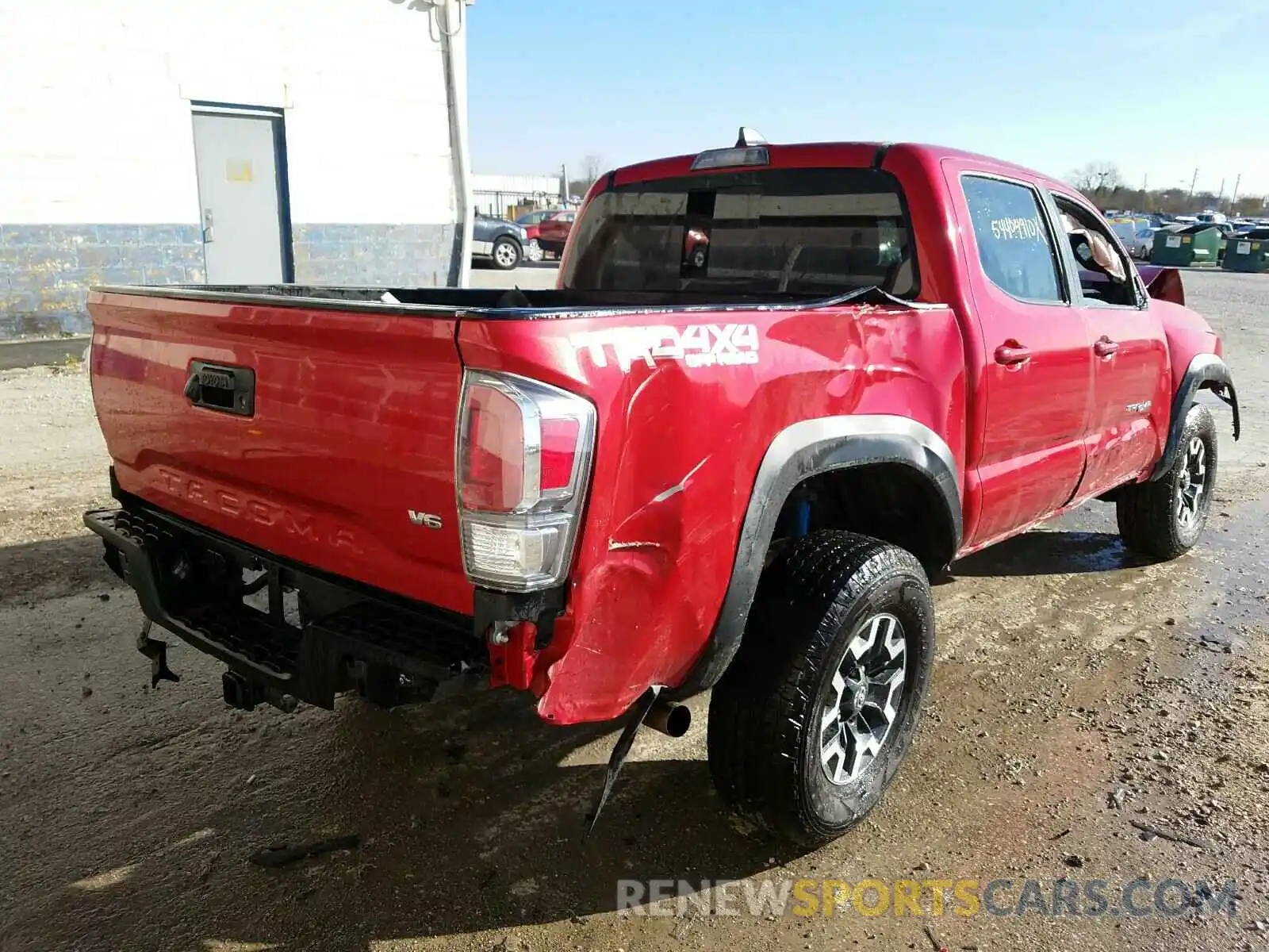 4 Photograph of a damaged car 5TFCZ5AN1LX230278 TOYOTA TACOMA 2020