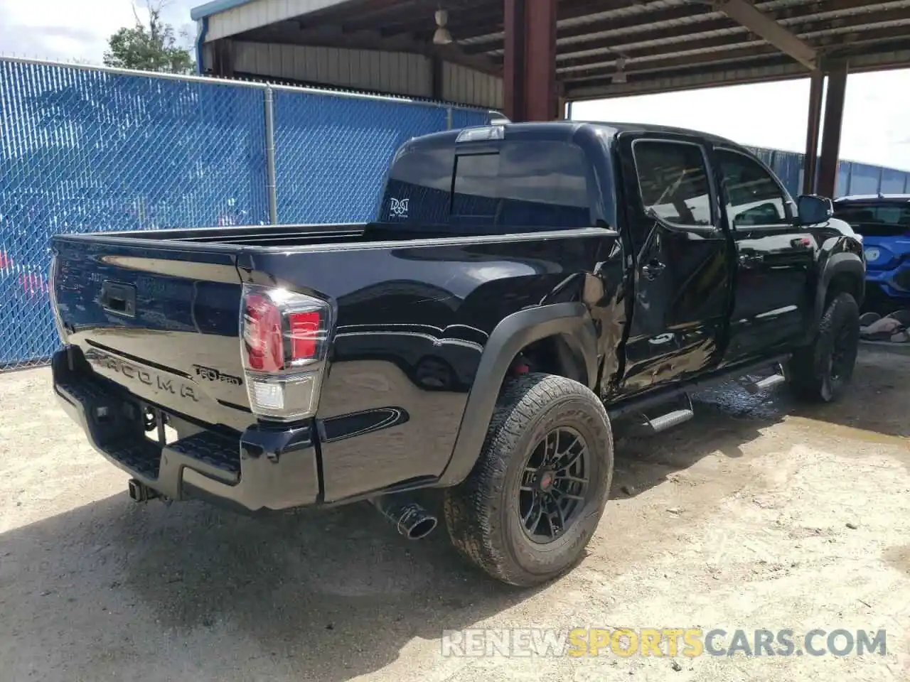 4 Photograph of a damaged car 5TFCZ5AN1LX231723 TOYOTA TACOMA 2020