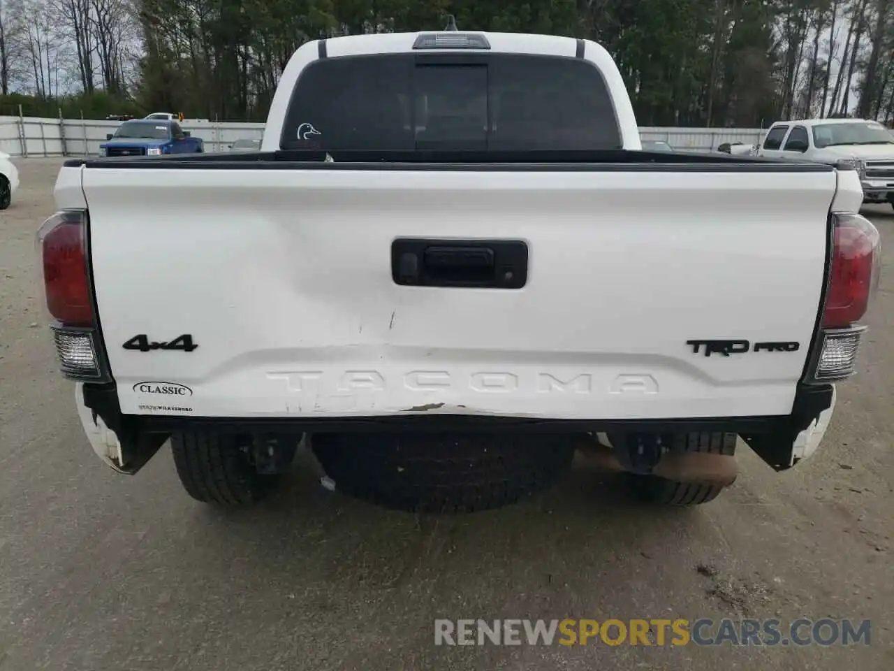 6 Photograph of a damaged car 5TFCZ5AN1LX231995 TOYOTA TACOMA 2020