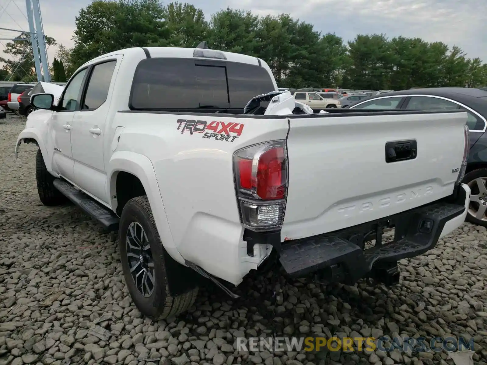 3 Photograph of a damaged car 5TFCZ5AN1LX233102 TOYOTA TACOMA 2020