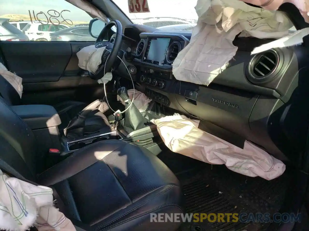 5 Photograph of a damaged car 5TFCZ5AN1LX233715 TOYOTA TACOMA 2020