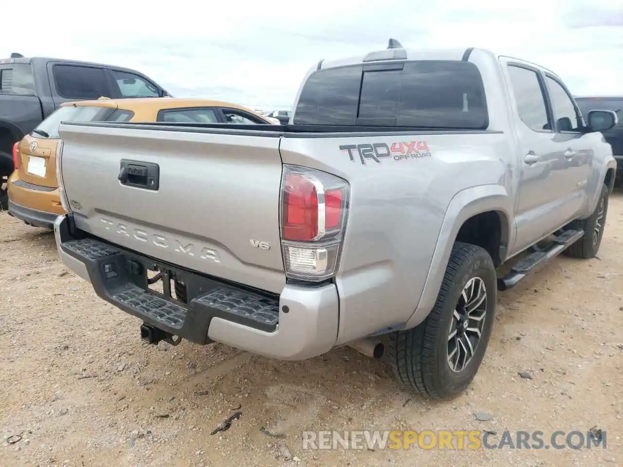 4 Photograph of a damaged car 5TFCZ5AN1LX242950 TOYOTA TACOMA 2020