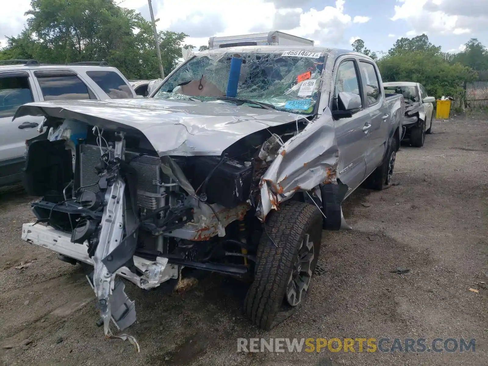 2 Photograph of a damaged car 5TFCZ5AN2LX226224 TOYOTA TACOMA 2020