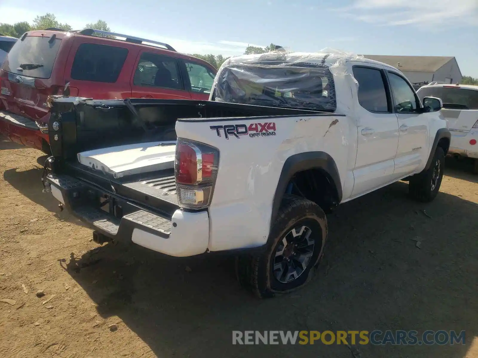 4 Photograph of a damaged car 5TFCZ5AN2LX229981 TOYOTA TACOMA 2020