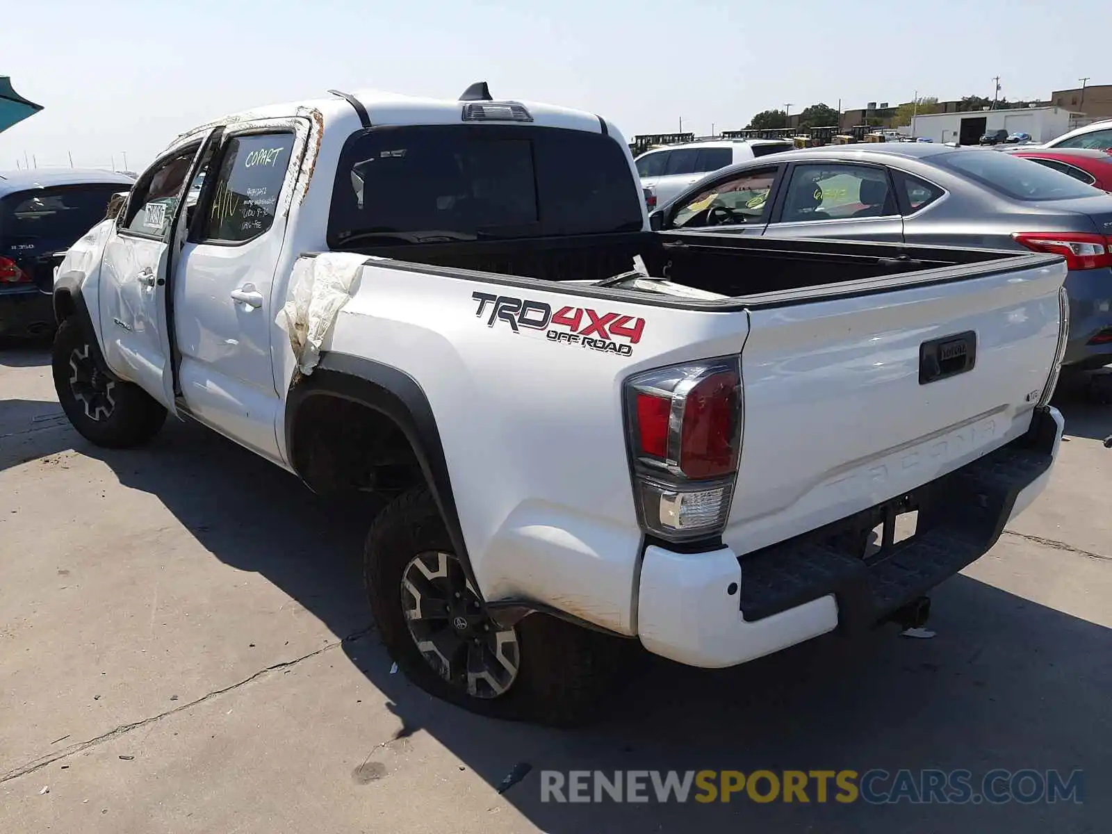 3 Photograph of a damaged car 5TFCZ5AN2LX230516 TOYOTA TACOMA 2020