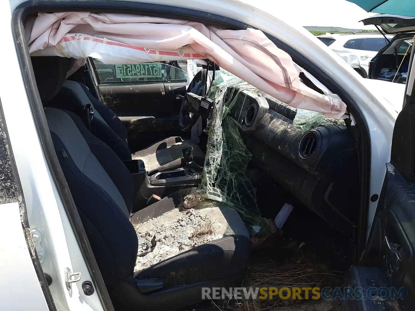 5 Photograph of a damaged car 5TFCZ5AN2LX230516 TOYOTA TACOMA 2020