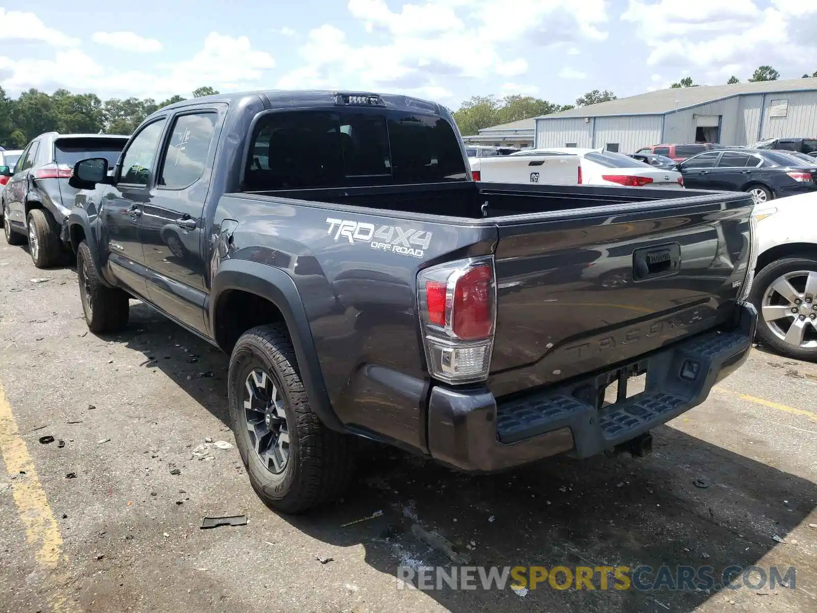 3 Photograph of a damaged car 5TFCZ5AN2LX231083 TOYOTA TACOMA 2020