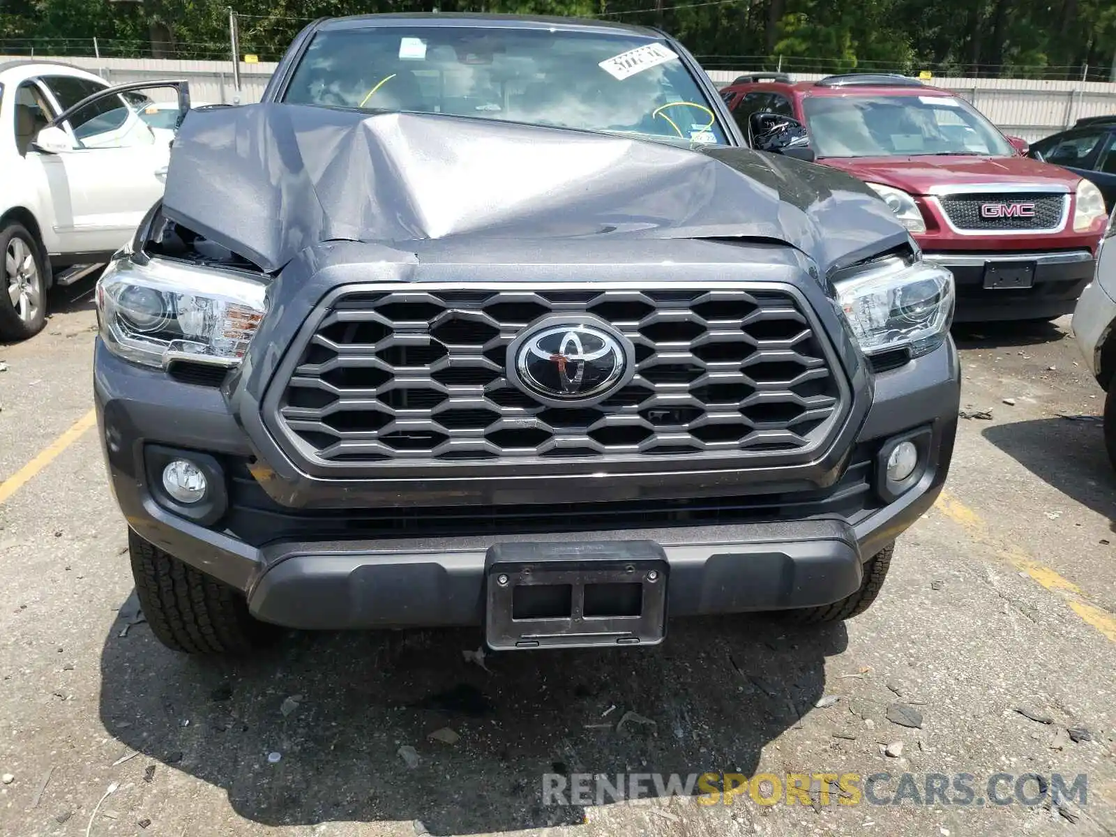 9 Photograph of a damaged car 5TFCZ5AN2LX231083 TOYOTA TACOMA 2020