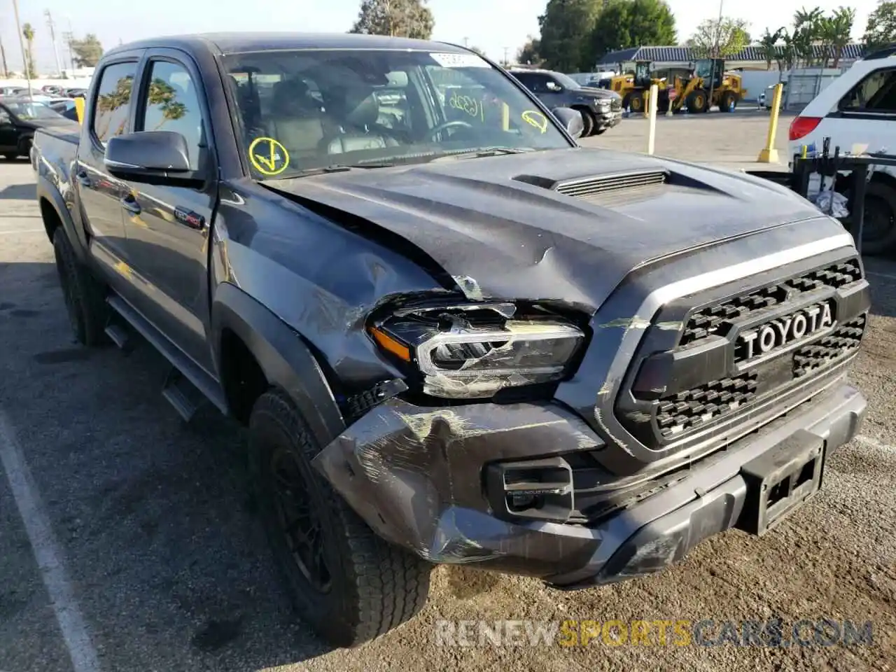 1 Photograph of a damaged car 5TFCZ5AN2LX231567 TOYOTA TACOMA 2020