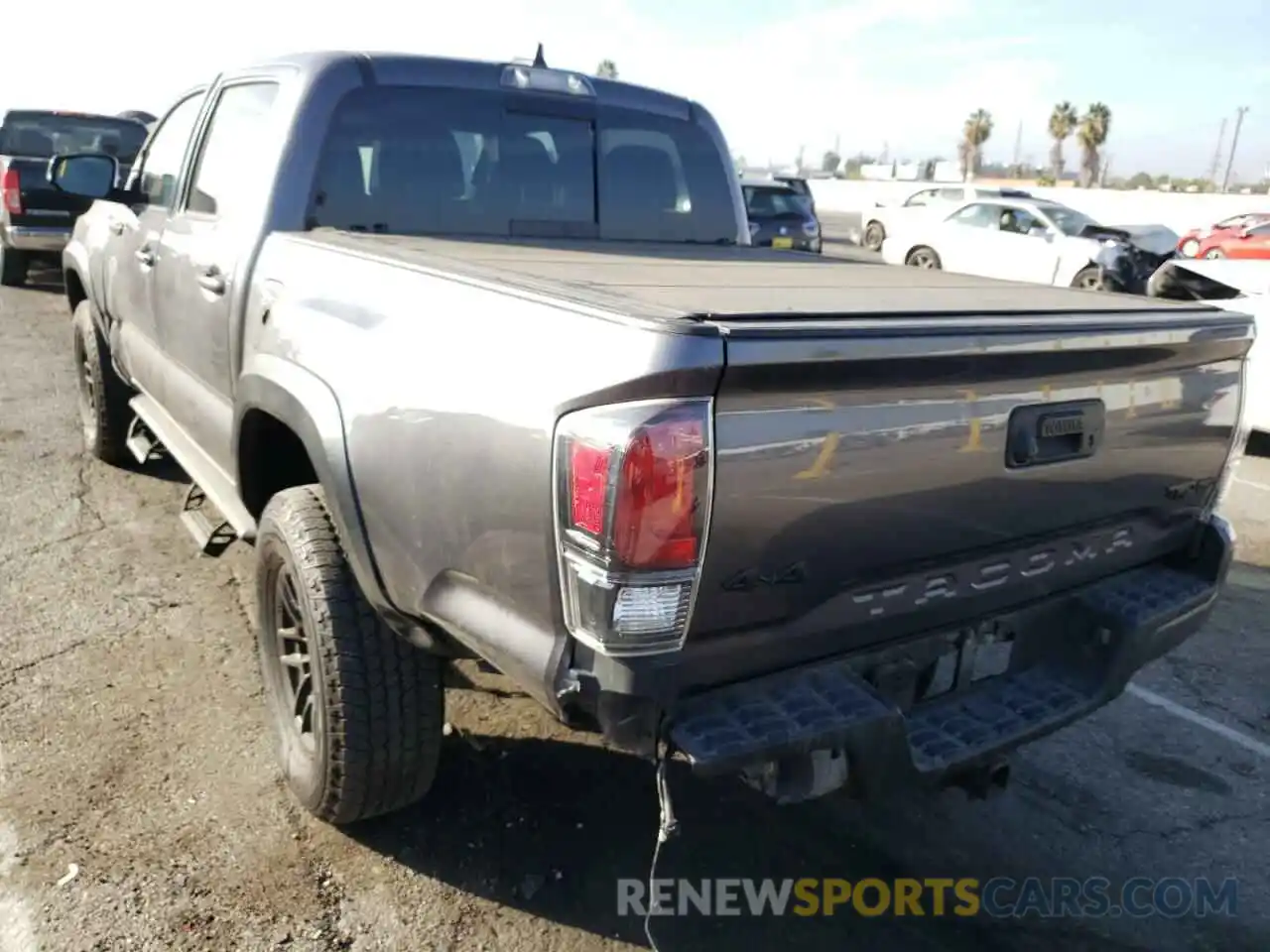 3 Photograph of a damaged car 5TFCZ5AN2LX231567 TOYOTA TACOMA 2020