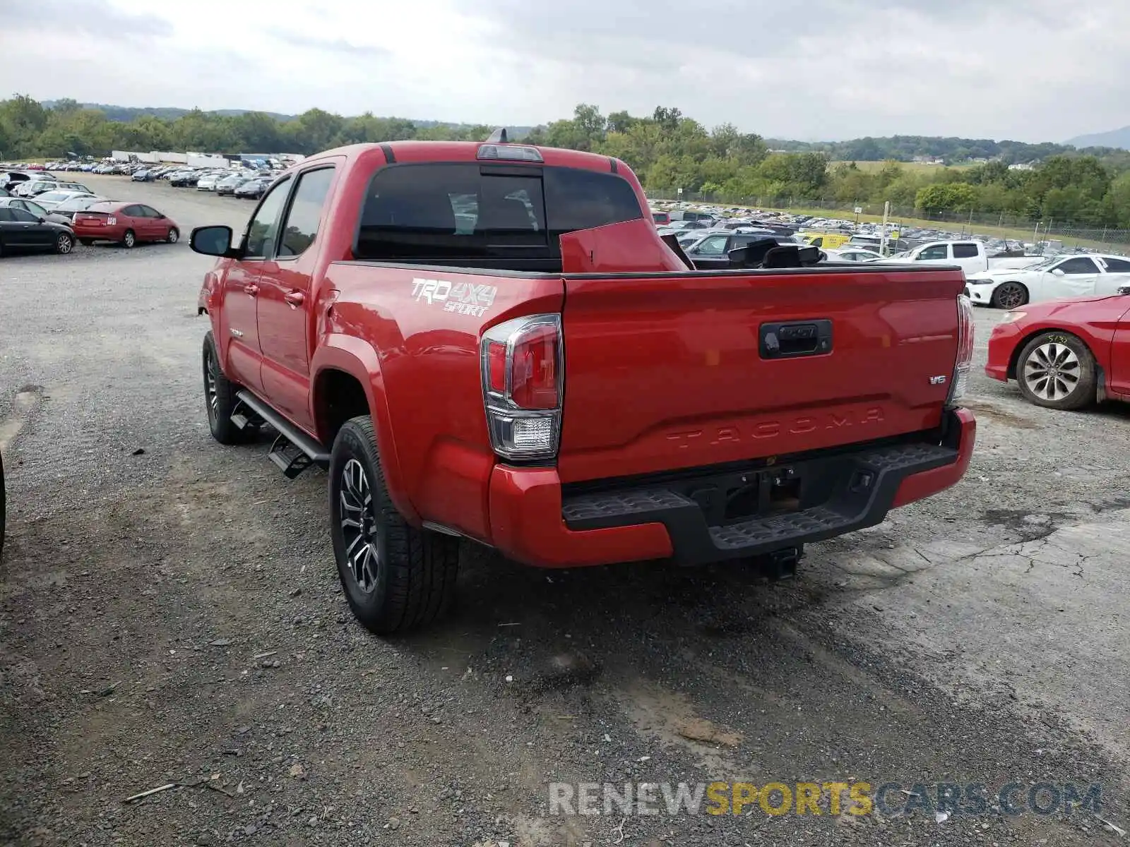 3 Photograph of a damaged car 5TFCZ5AN2LX235537 TOYOTA TACOMA 2020