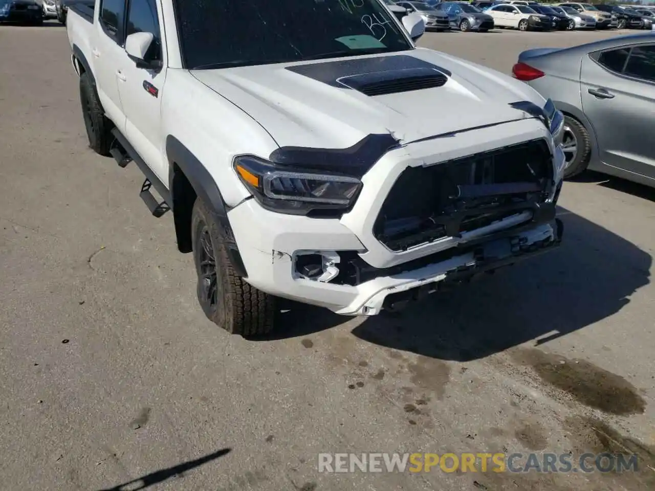 9 Photograph of a damaged car 5TFCZ5AN2LX237806 TOYOTA TACOMA 2020